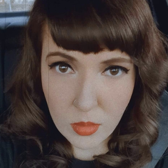 Meet your Posher, Gabriela - Picture 2 of 3